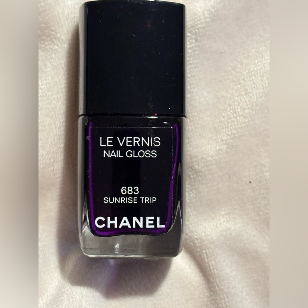 CHANEL Nail Polish